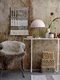 Bloomingville Tafellamp Goud Look Met Roze Lampenkap -Woonverlichting Winkel bloomingville tafellamp goud look met roze lampenk 2