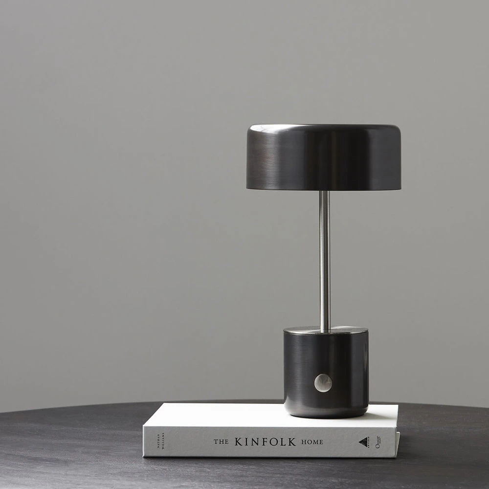 House Doctor Bring Tafellamp Zwart - Draadloze Led Lamp 4 House Doctor Bring Tafellamp Zwart - Draadloze Led Lamp - Afbeelding 2