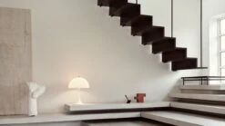 Louis Poulsen Panthella Tafellamp Opaal - 5744167042 -Woonverlichting Winkel louis poulsen panthella tafellamp opaal 5744167042